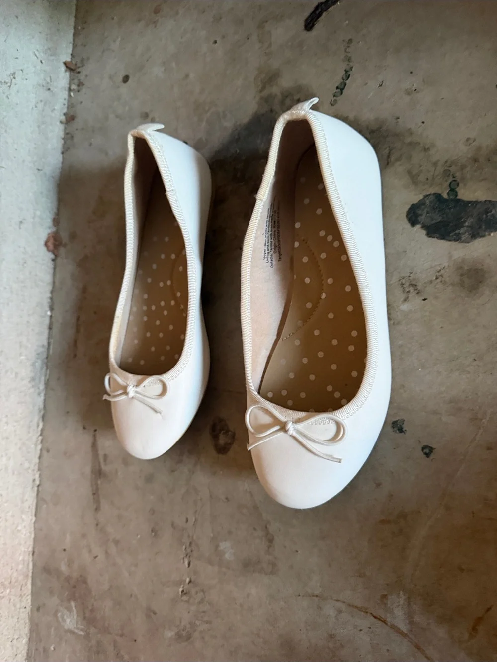 Cat & Jack White Girls' Bow Ballet Flats